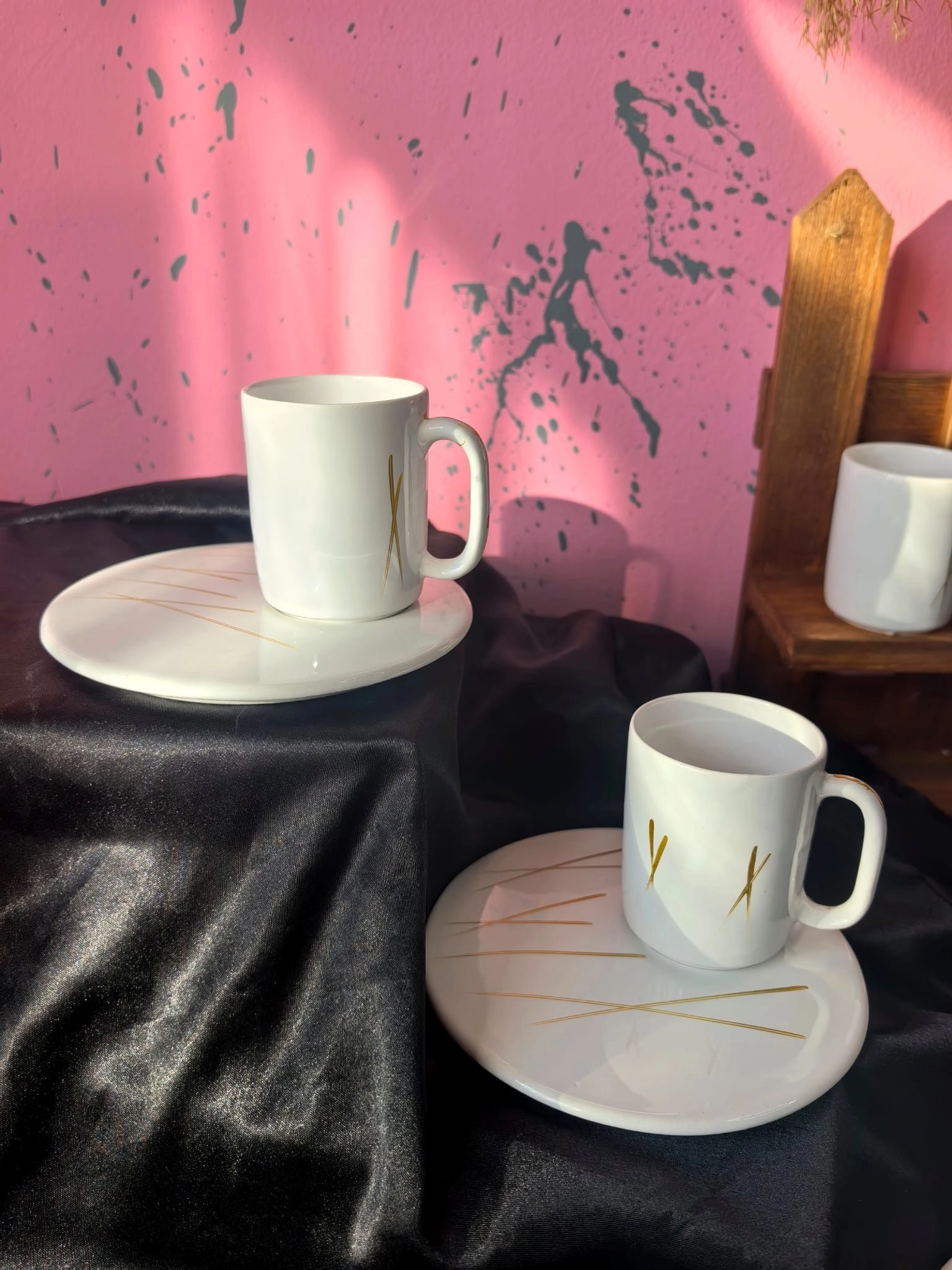 ArsimHome Yuvarlak Sunum Tabaklı 6 Kişilik 12 Parça Beyaz Fincan Takımı