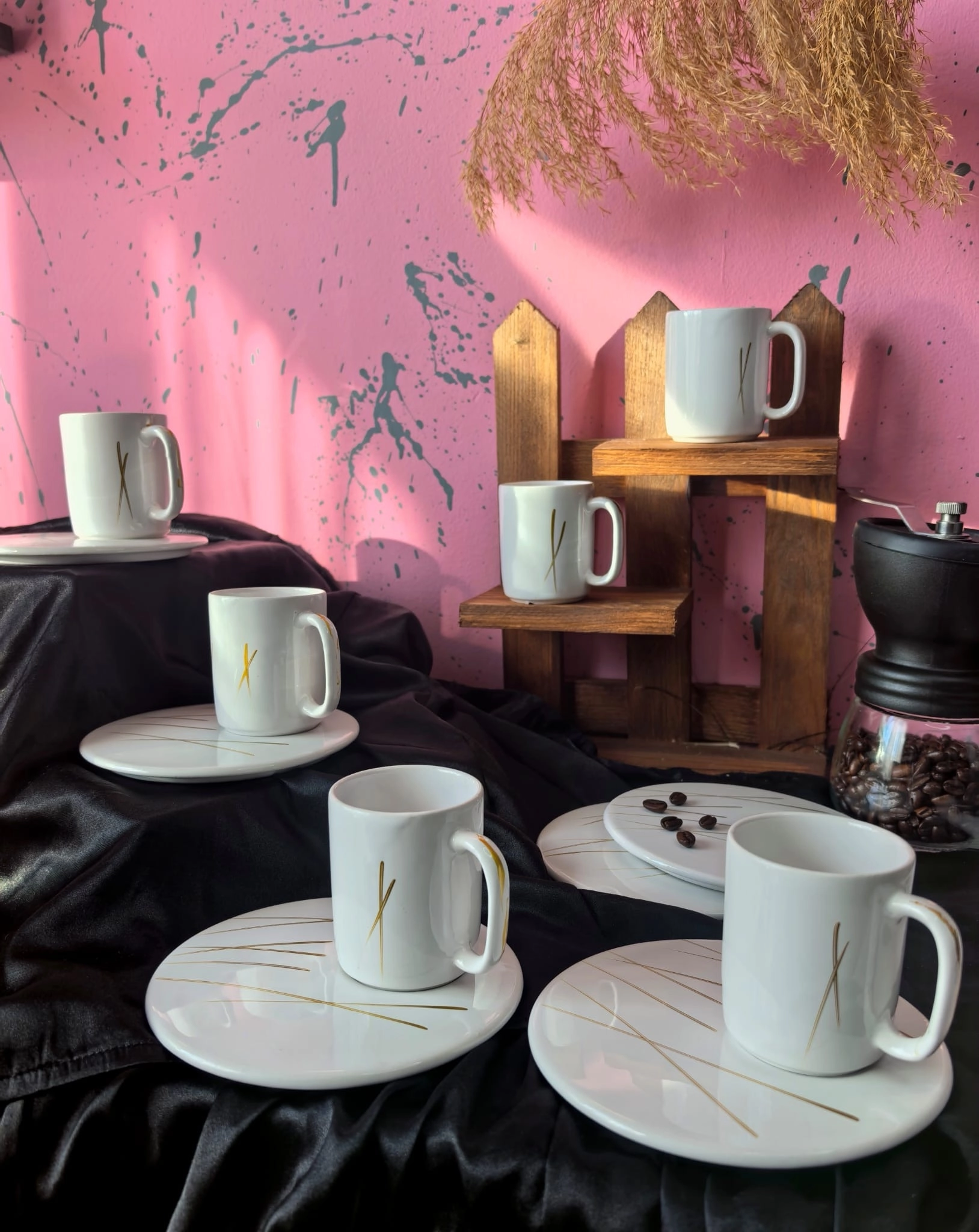 ArsimHome Yuvarlak Sunum Tabaklı 6 Kişilik 12 Parça Beyaz Fincan Takımı