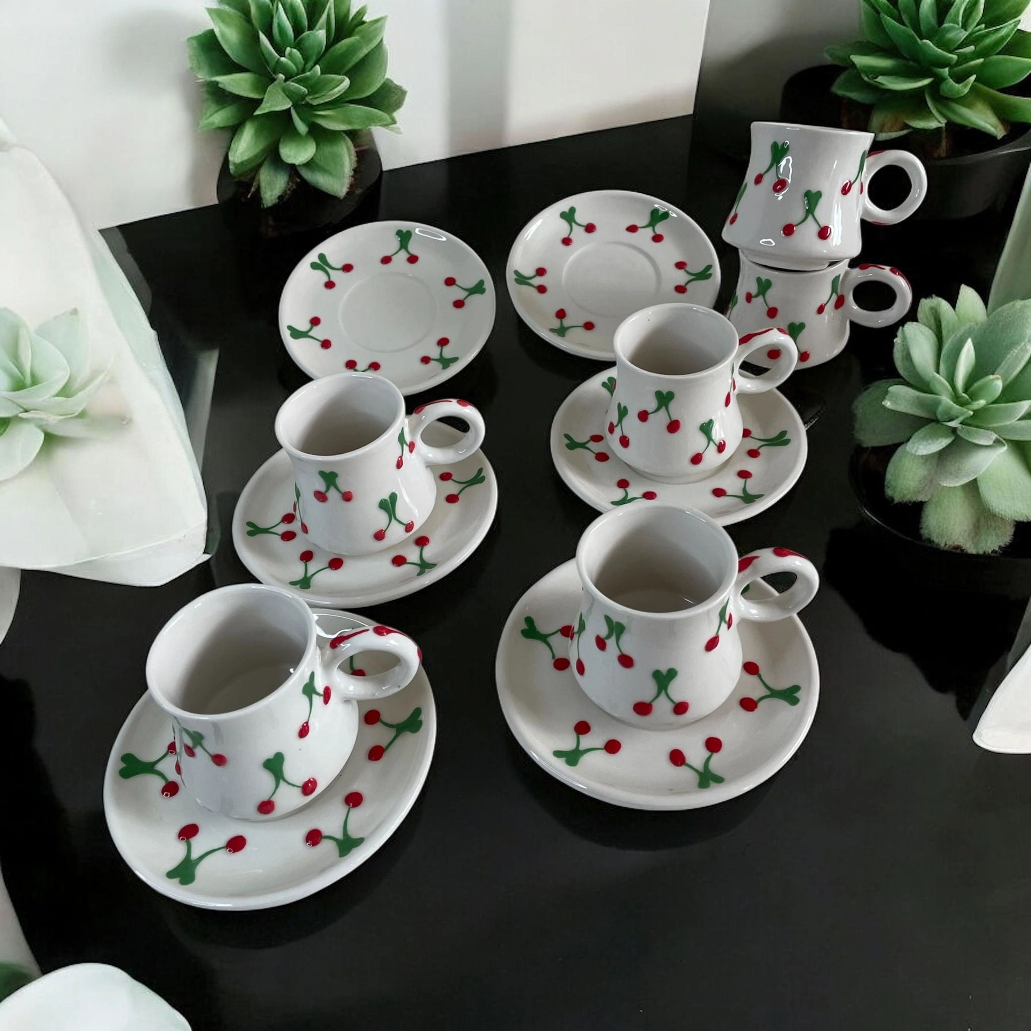 ArsimHome Kiraz Desen 2 Kişilik 4 Parça Fincan Takımı