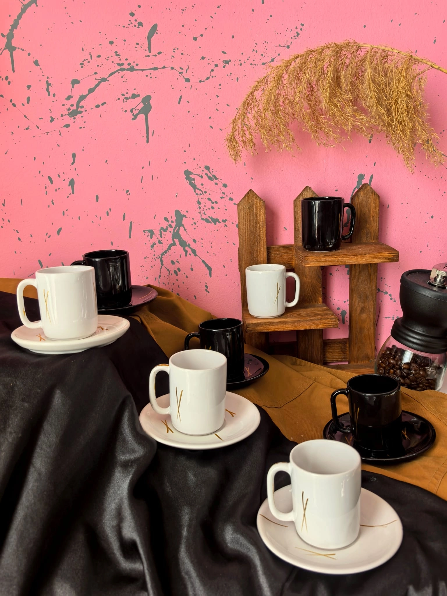 ArsimHome STD Çizgili 3 Siyah 3 Beyaz 6 Kişilik 12 Parça Fincan Takımı