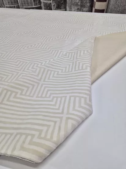  Kahve Krem Desenli Kadife Halı