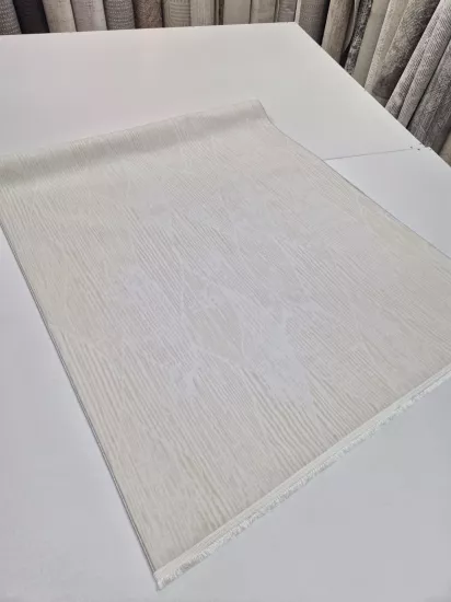 Krem Desenli Kadife Halı