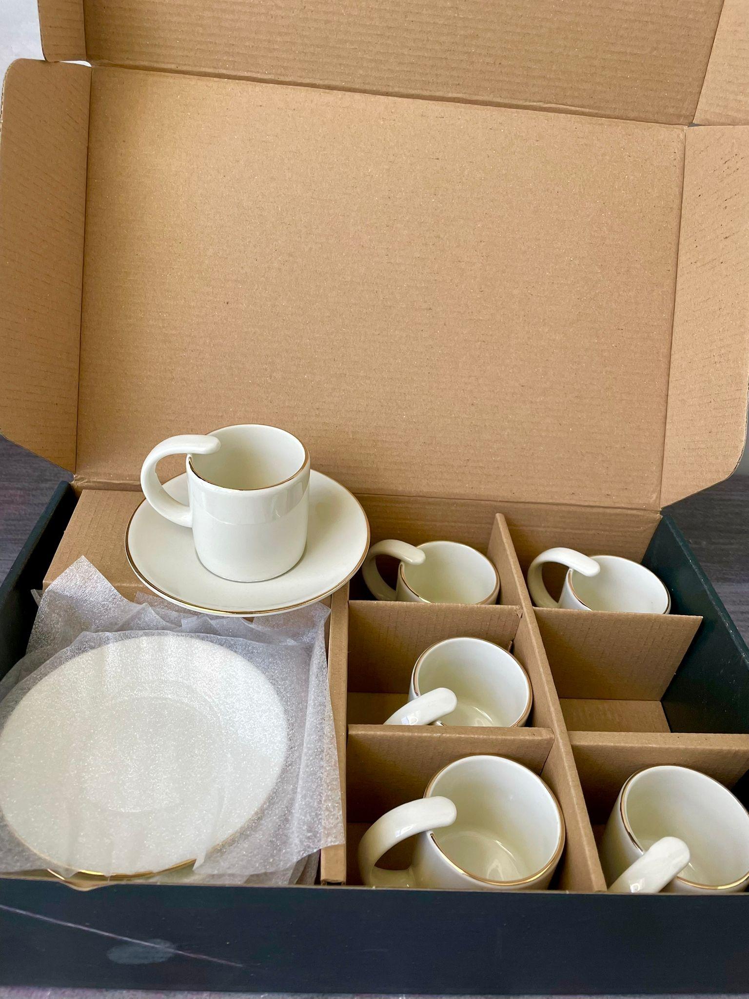 6 Kişlik 12 Parça Üstten Kulp Gold Detaylı Porselen  Fincan Takımı 