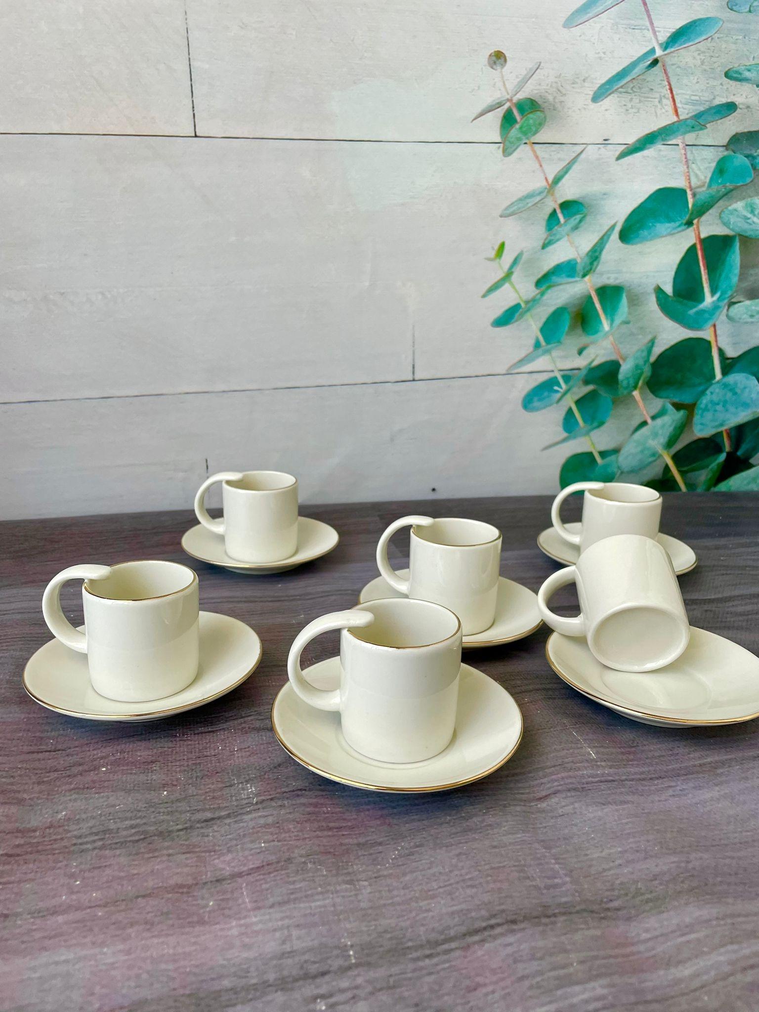 6 Kişlik 12 Parça Üstten Kulp Gold Detaylı Porselen  Fincan Takımı 