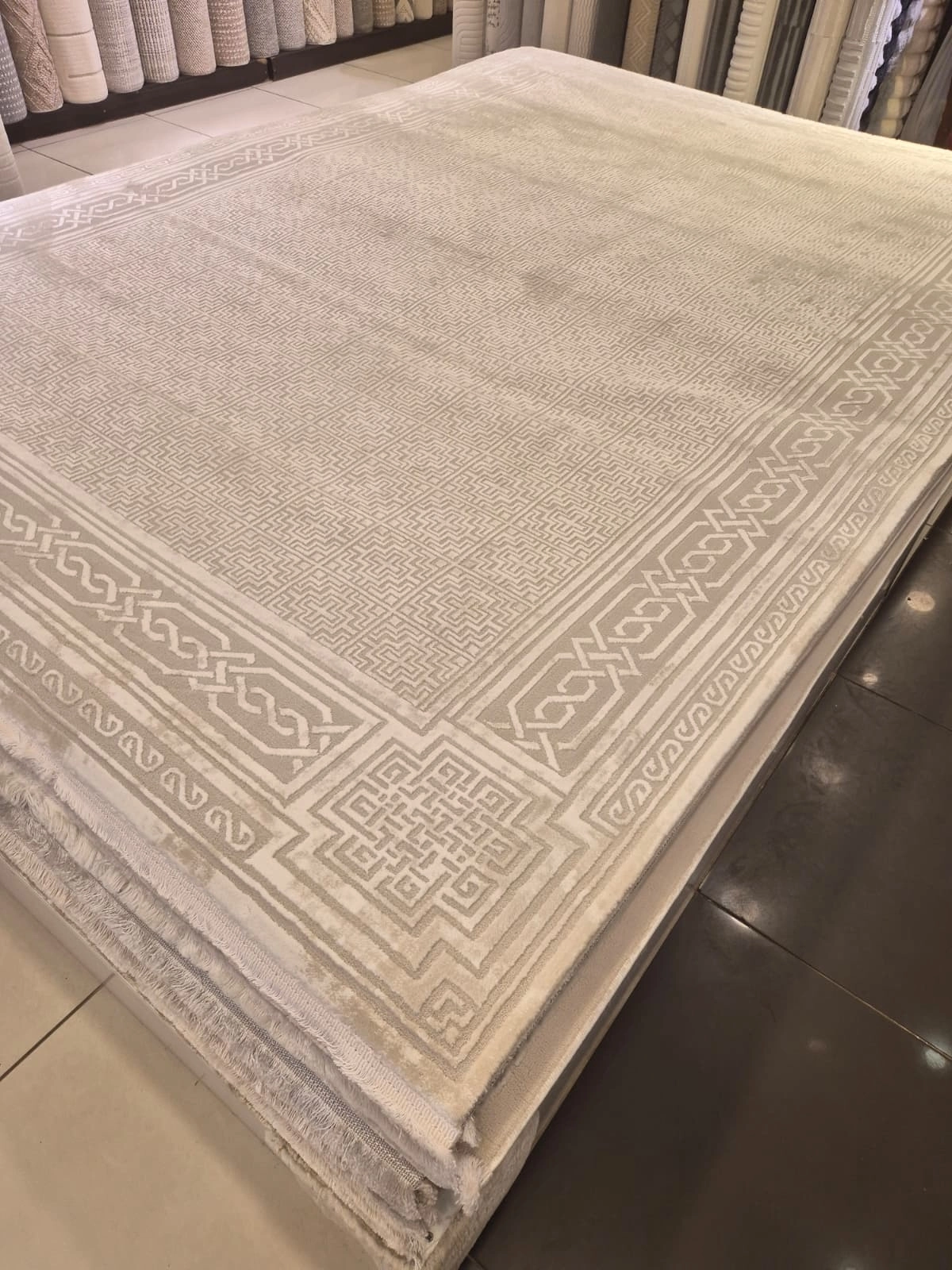 160 x 230 4m2 -Krem Desenli Makine Halısı