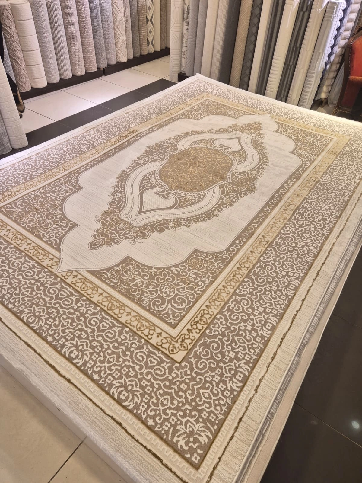 200 x 290 6m2 - Vizon Gold Desenli Makine Halısı