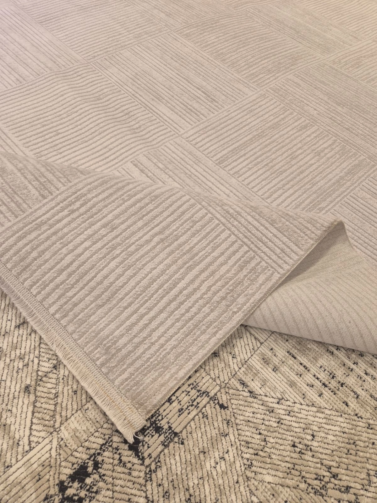 200 x 290 6m2 -Gri Çizgi Desenli Makine Halısı