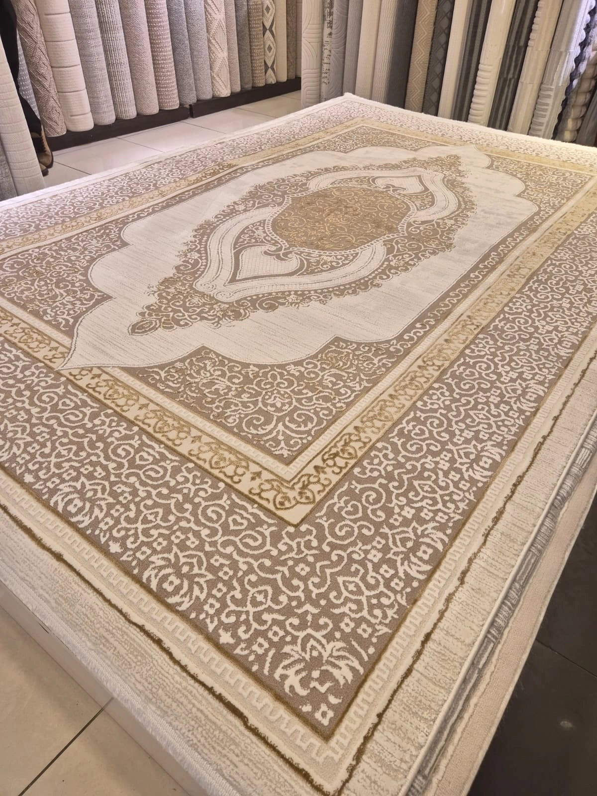 200 x 290 6m2 - Vizon Gold Desenli Makine Halısı