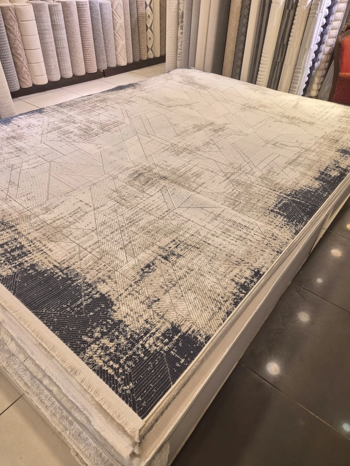 200 x 290 6m2 - Krem Gri Desenli Makine Halısı