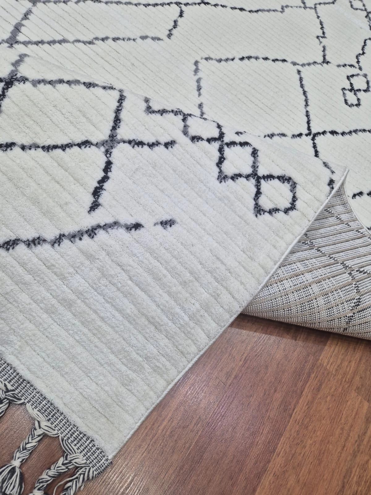 160 x 230  4m2 -Krem Gri Çizgi Desenli  Kampanyalı Makine Halısı