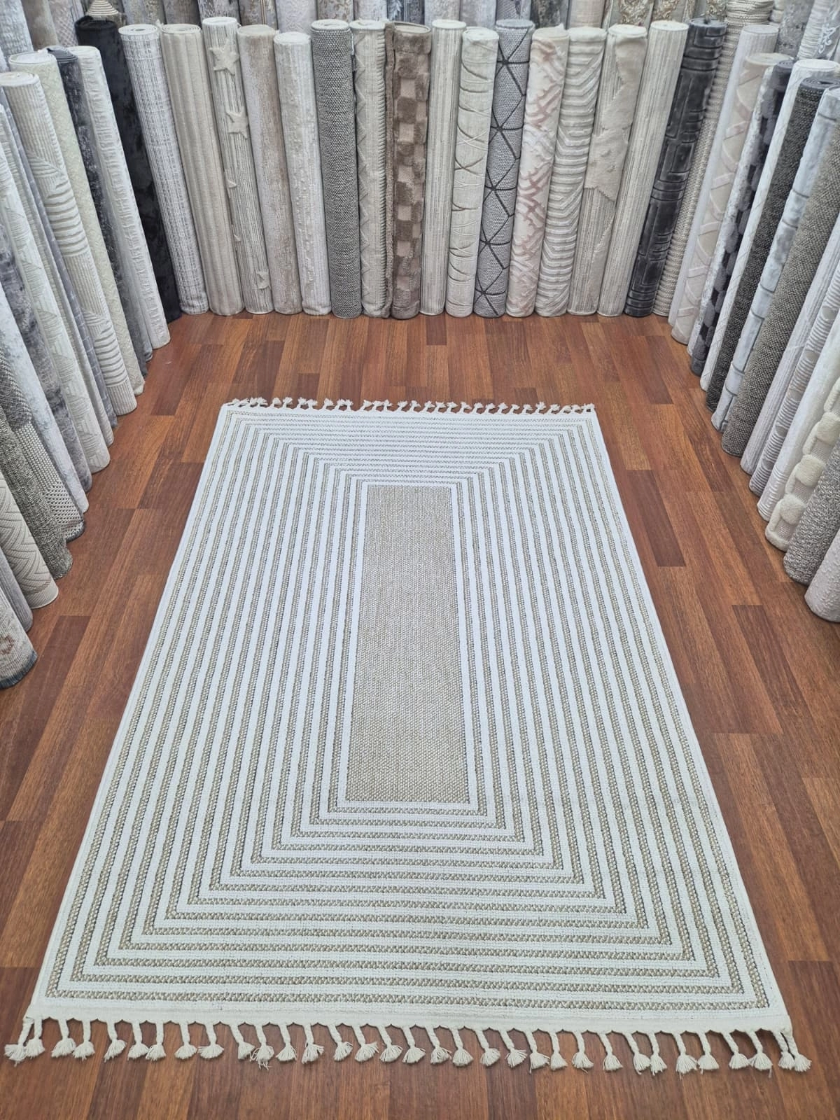 160 x 230  4m2 -Krem Kahve Desenli  Kampanyalı Makine Halısı